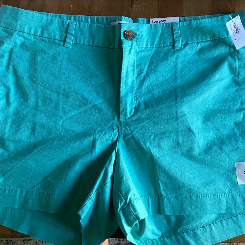 Old Navy Mid-Rise Twill Everyday Shorts - 3-5 inseam